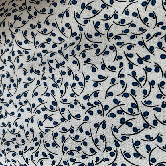 Blue and white patterned dress - Picture 3 of 3